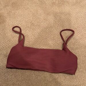 Super cute Billabong woman’s swim top!